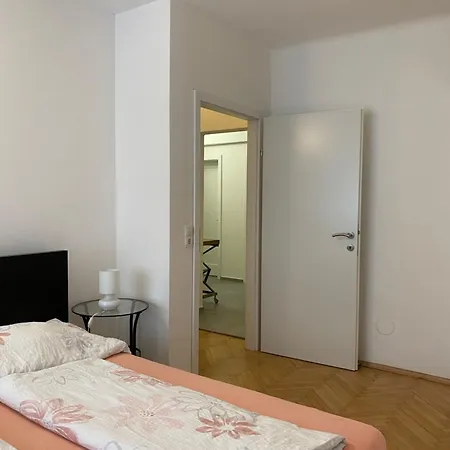 Neueroeffnung - Dietrichsteinplatz - Gratis Tiefgaragenplatz Apartment *