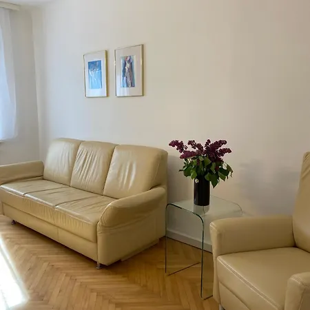 Neueroeffnung - Dietrichsteinplatz - Gratis Tiefgaragenplatz * Graz